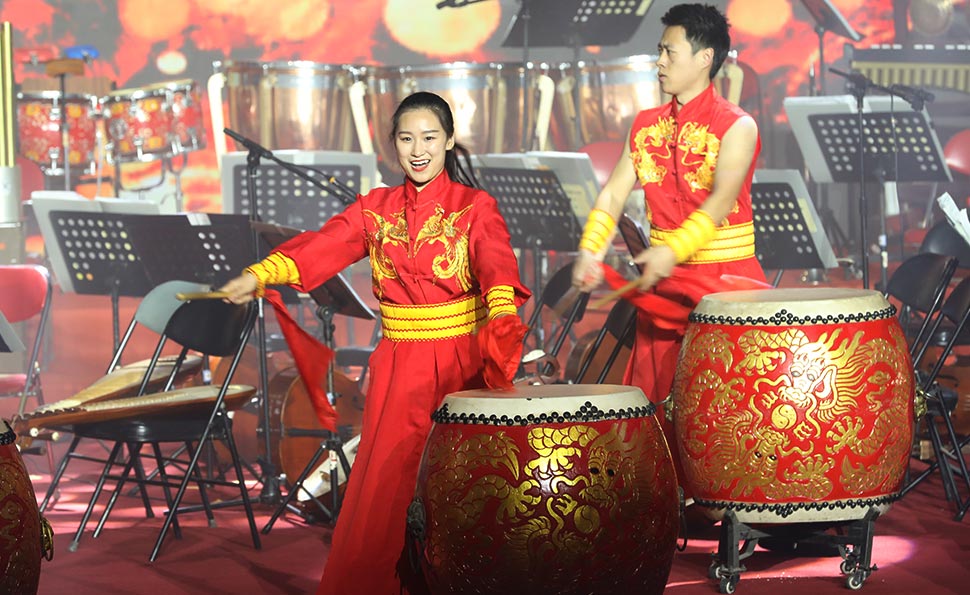 乡村振兴艺术团首场公益文艺演出--开场《鼓 阵》