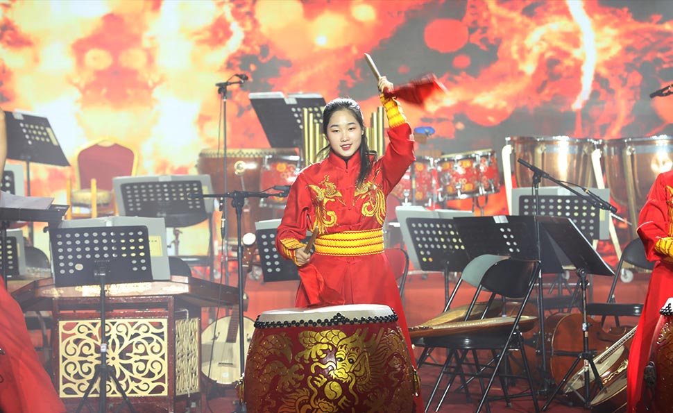 乡村振兴艺术团首场公益文艺演出--开场《鼓 阵》