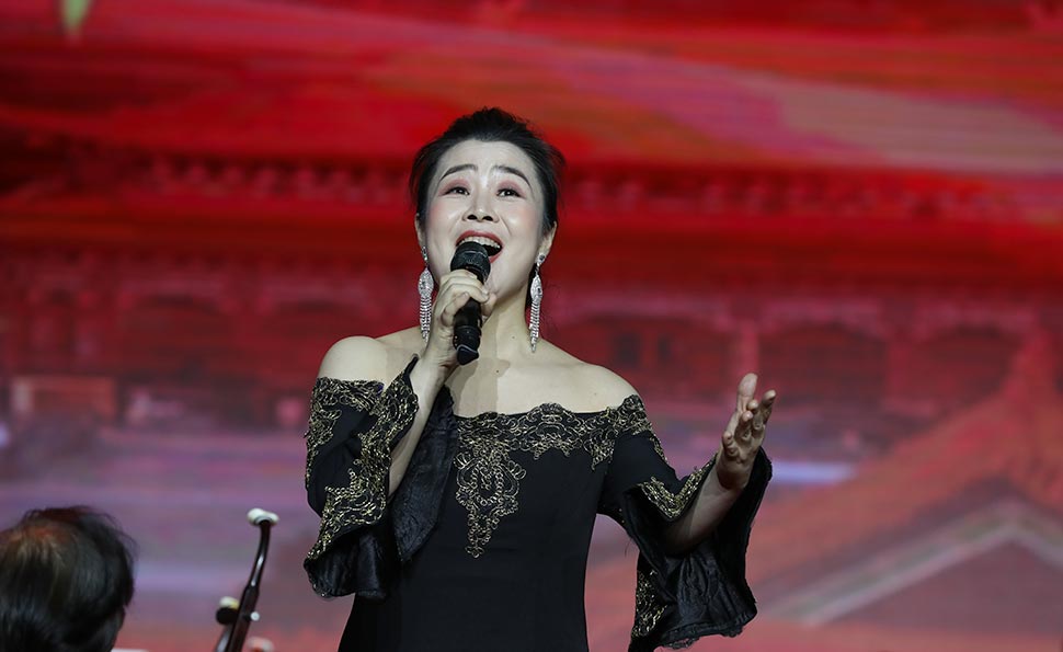 张映枫演唱《我和我的祖国》《绒花》