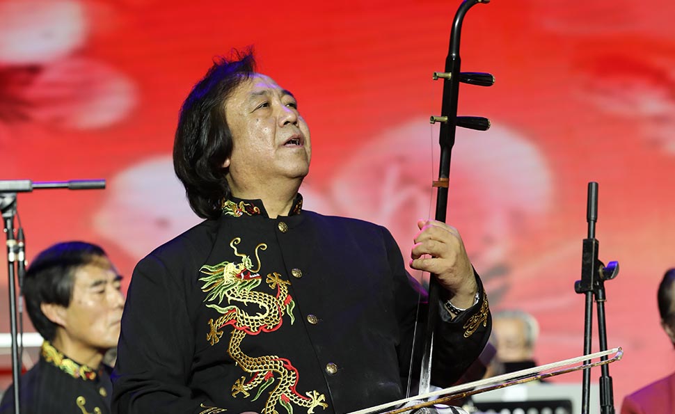 钱浩：二胡协奏曲《红梅随想曲》