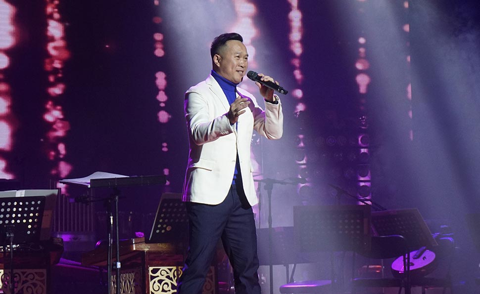 金波演唱《常来常往》、《有事你就说》