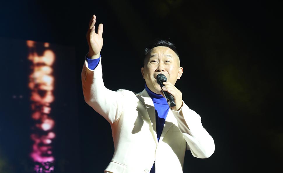 金波演唱《常来常往》、《有事你就说》